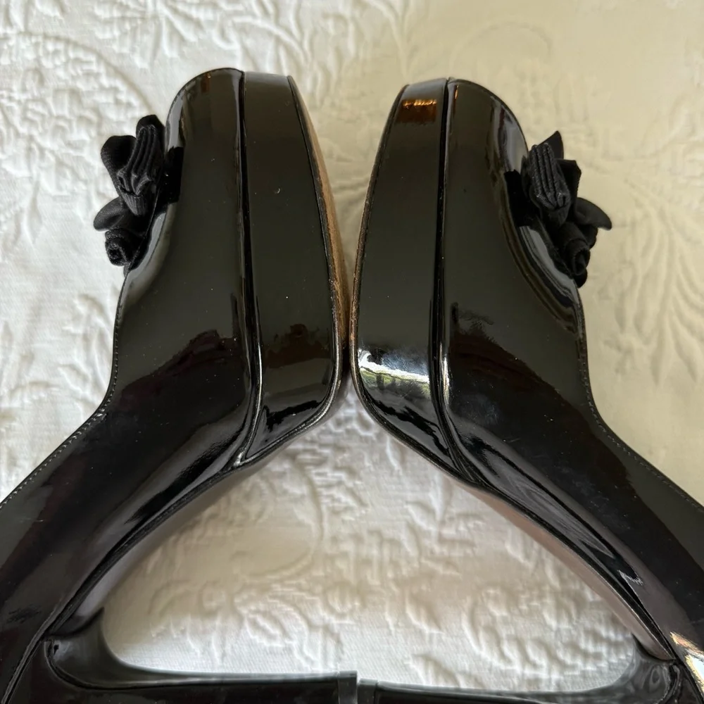 Stuart WEITZMAN Black Patent Leather peep toe Heels Size 8.5